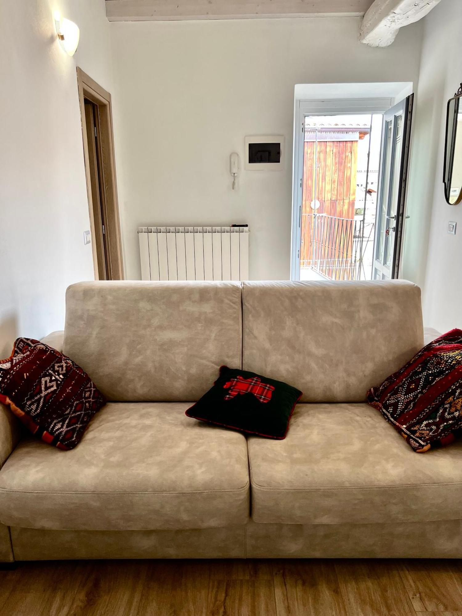 Casa Sul Lago Arona Eksteriør billede